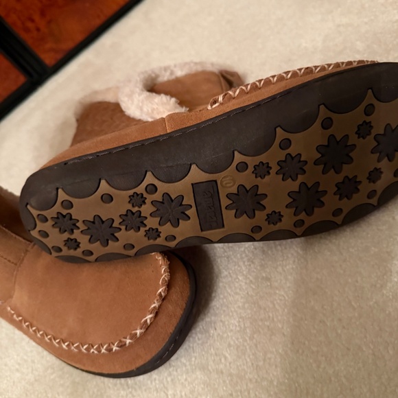 New suede boots - Picture 3 of 6